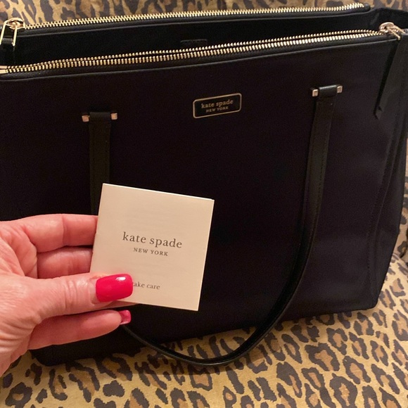 Kate spade timeless black tote bag with gold zippers - Picture 3 of 5